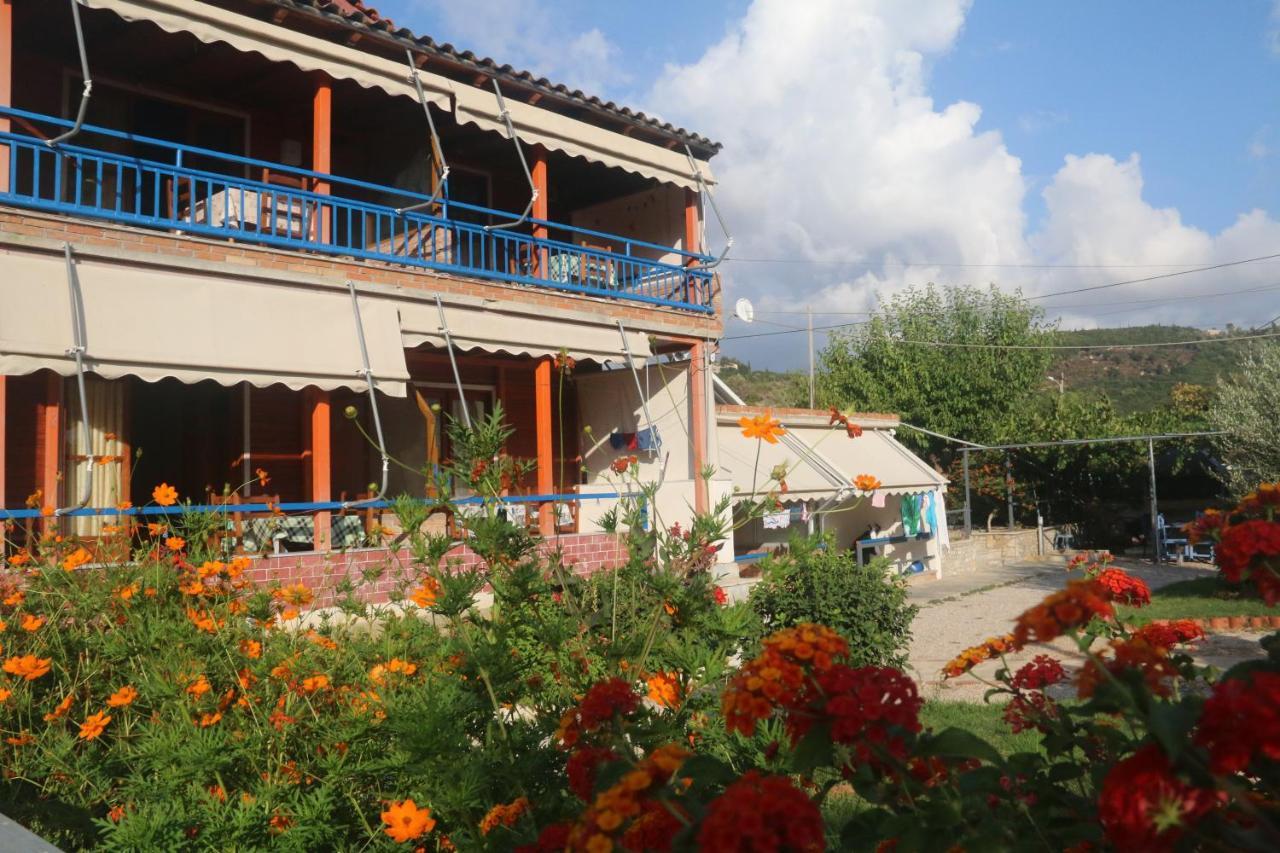 Guesthouse Rondo Himare Exterior foto