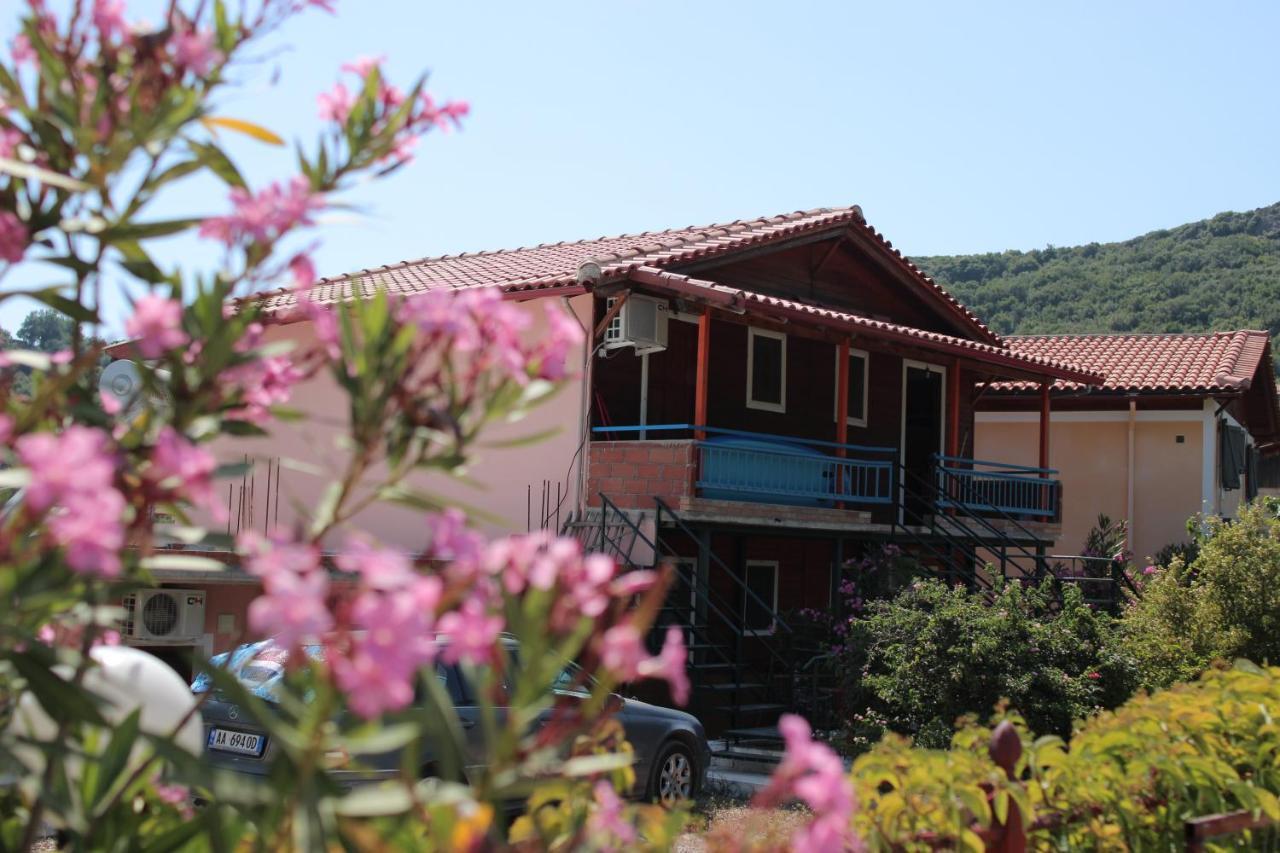 Guesthouse Rondo Himare Exterior foto