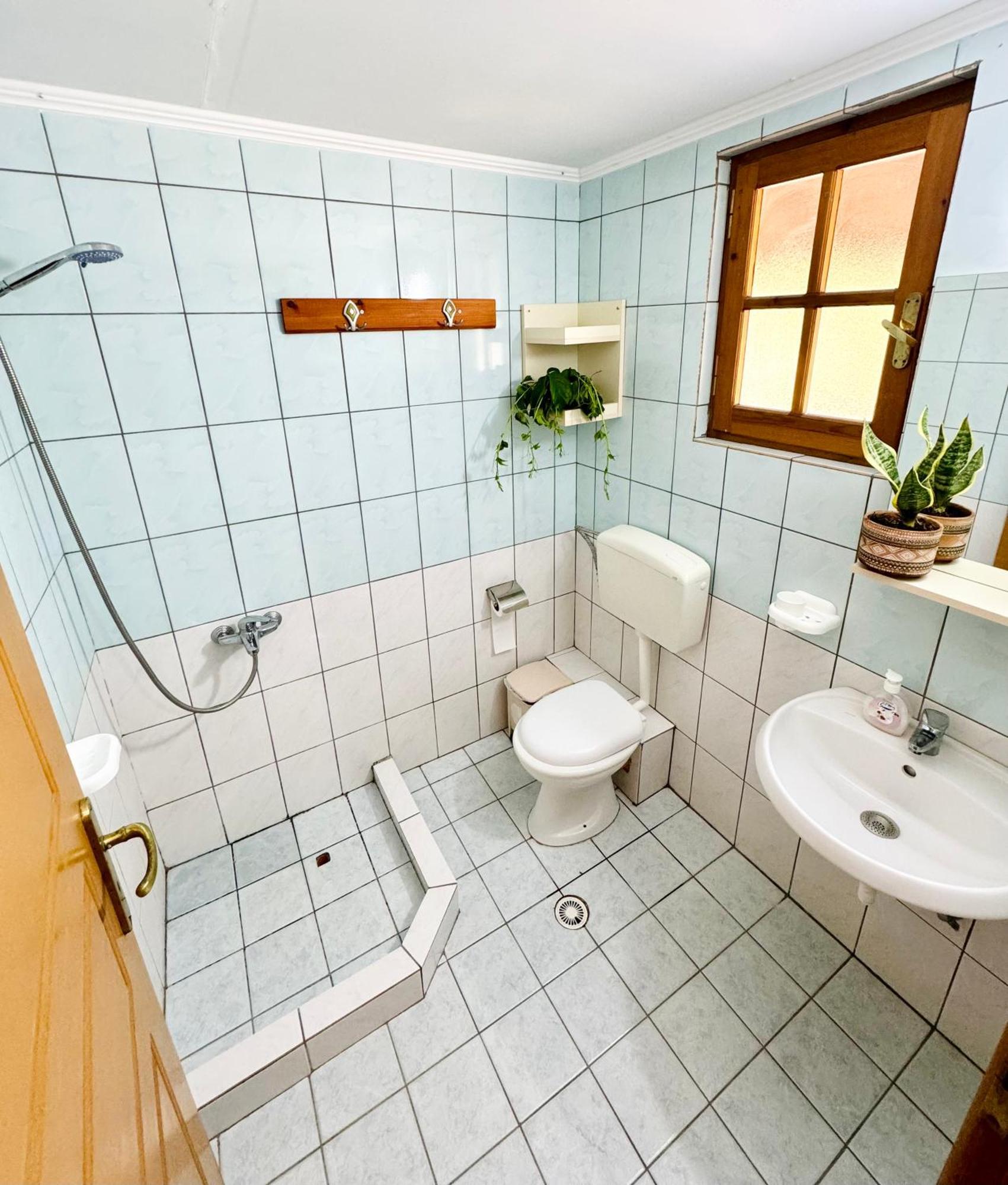Guesthouse Rondo Himare Exterior foto