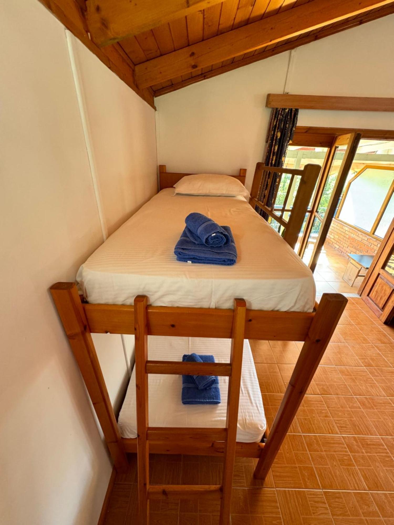 Guesthouse Rondo Himare Exterior foto