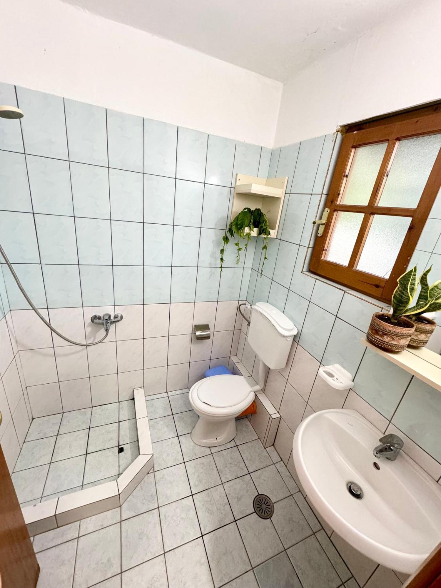 Guesthouse Rondo Himare Exterior foto
