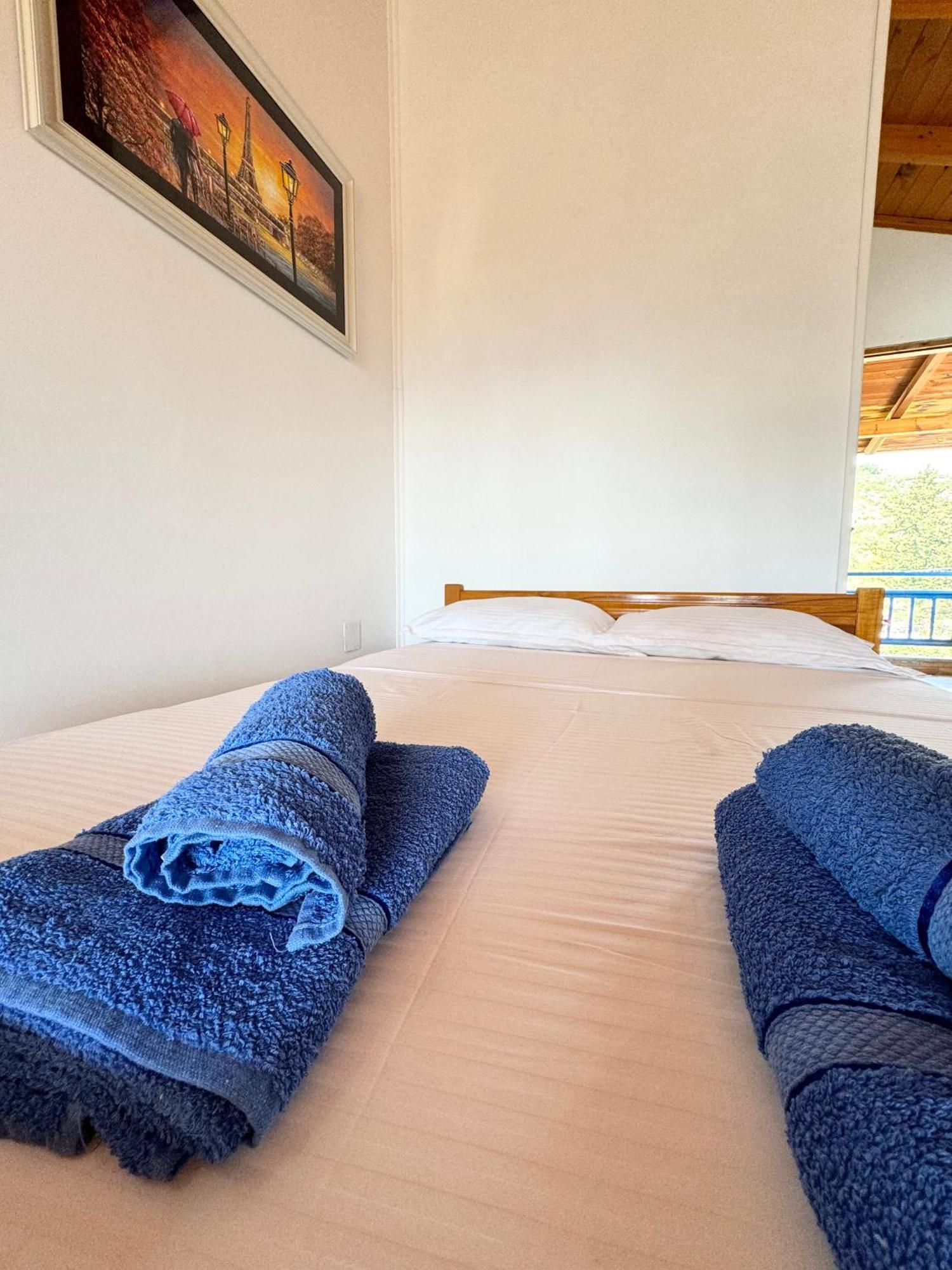 Guesthouse Rondo Himare Exterior foto