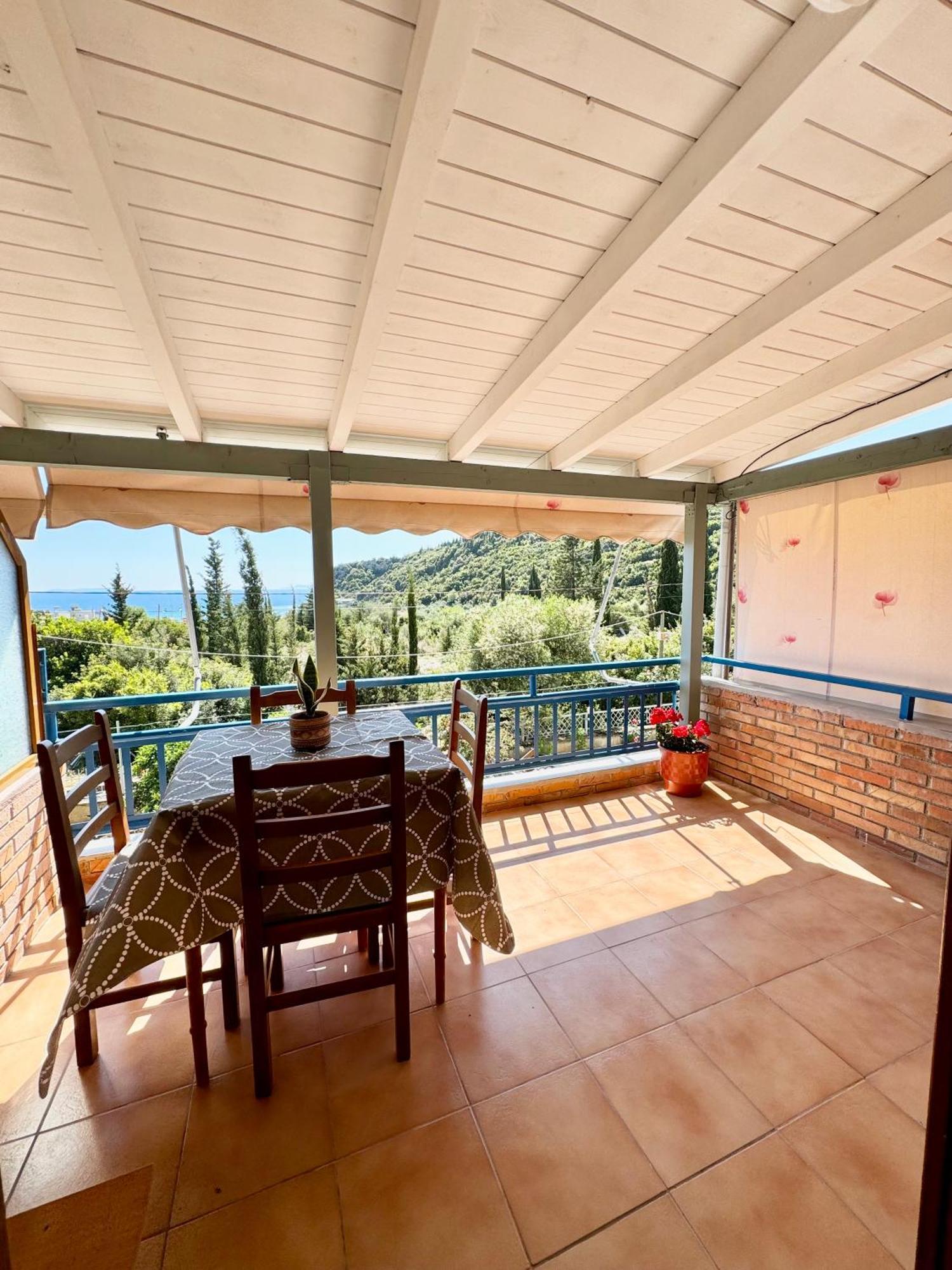 Guesthouse Rondo Himare Exterior foto