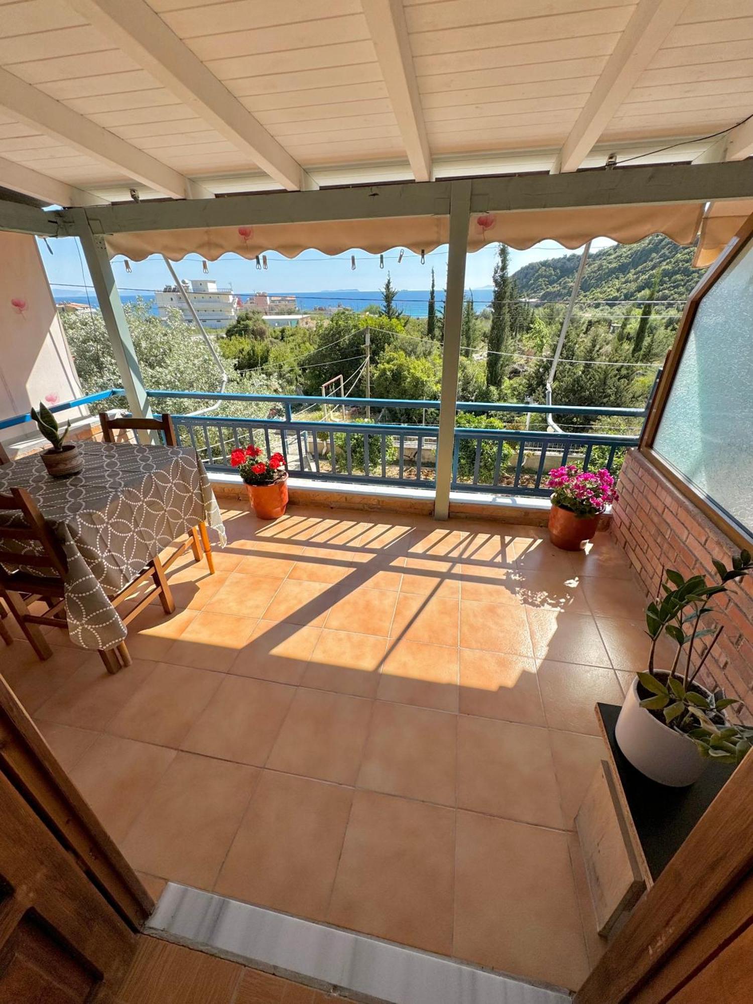 Guesthouse Rondo Himare Exterior foto