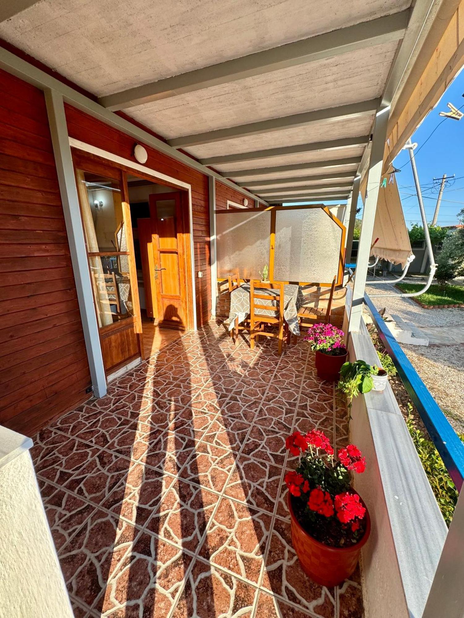 Guesthouse Rondo Himare Exterior foto