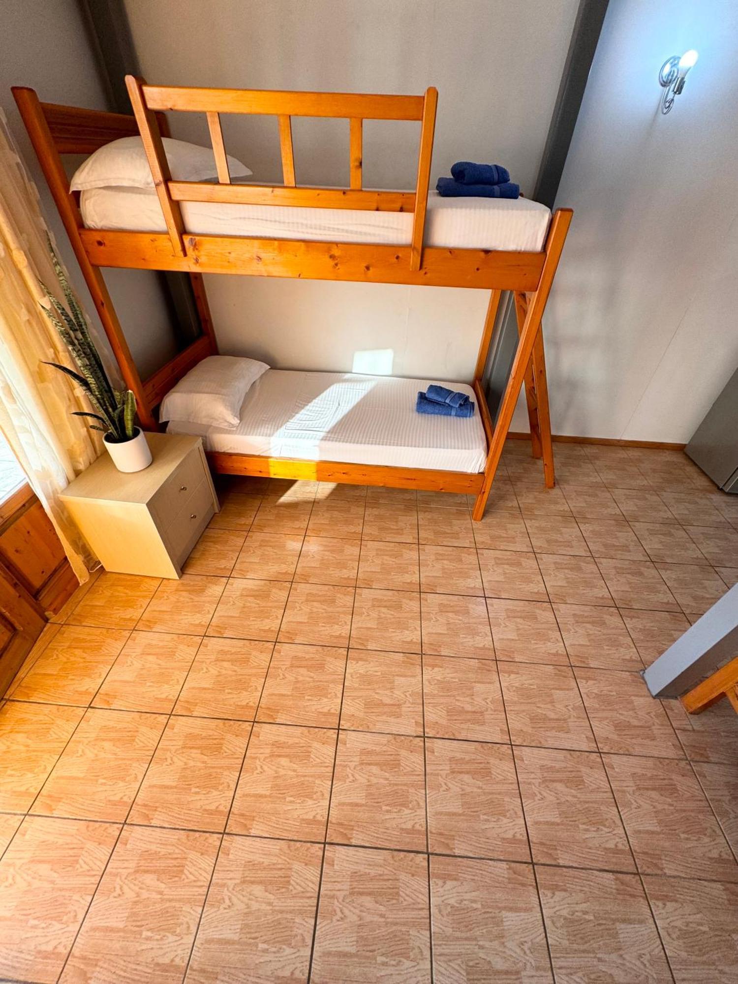 Guesthouse Rondo Himare Exterior foto