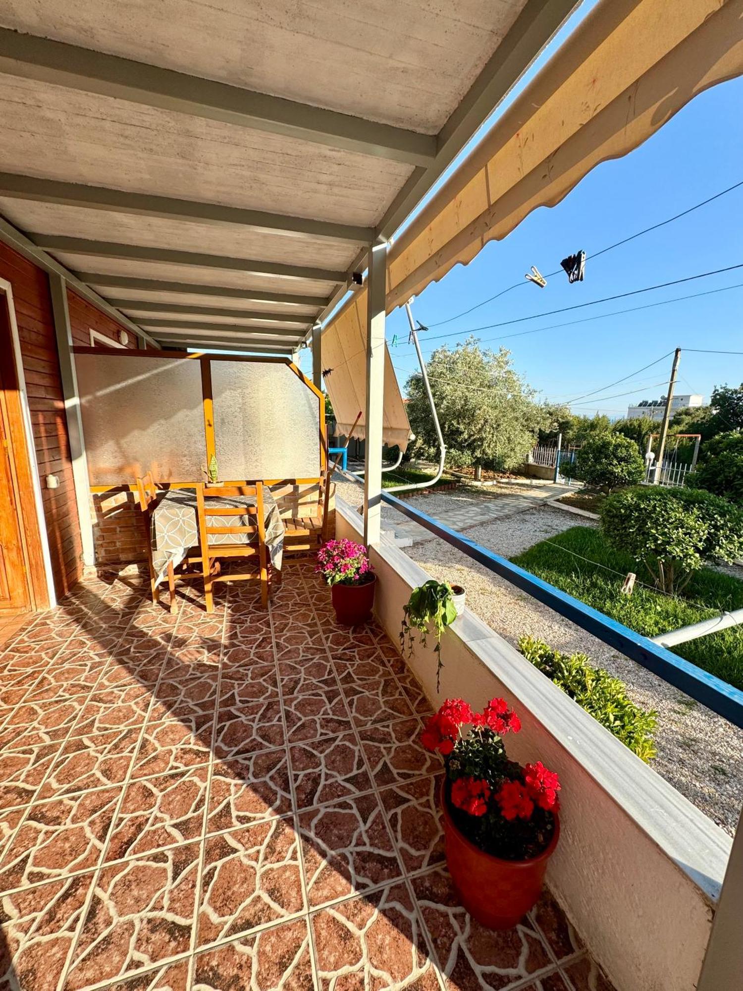 Guesthouse Rondo Himare Exterior foto