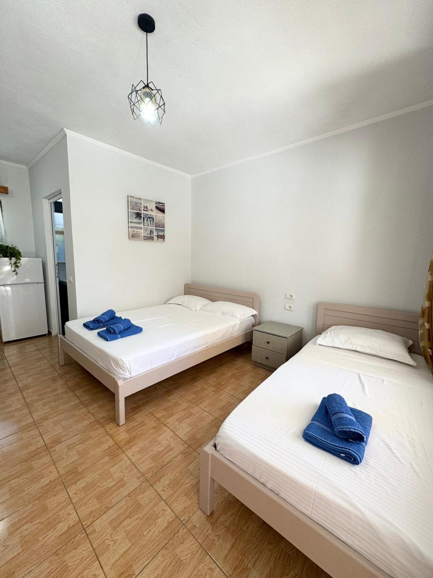 Guesthouse Rondo Himare Exterior foto