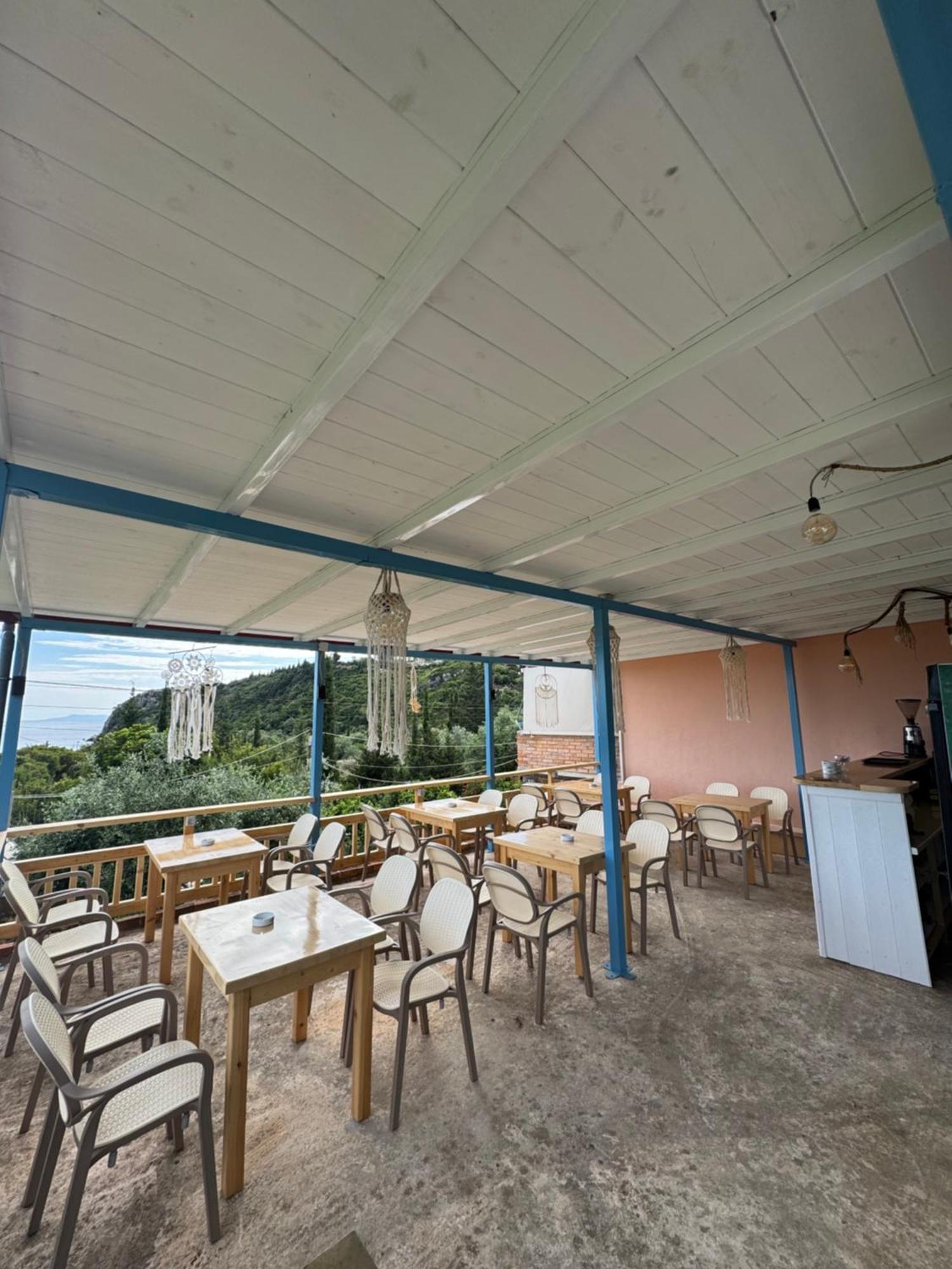 Guesthouse Rondo Himare Exterior foto