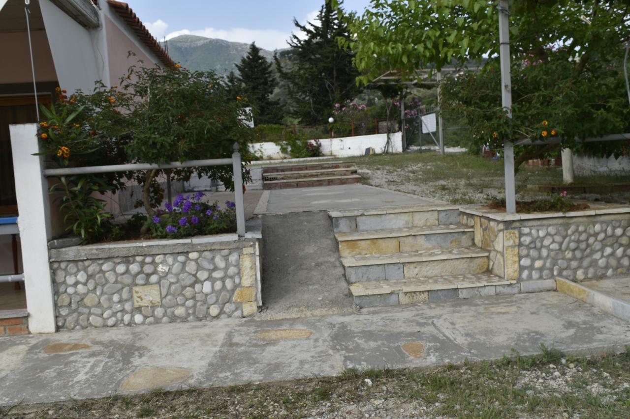 Guesthouse Rondo Himare Exterior foto